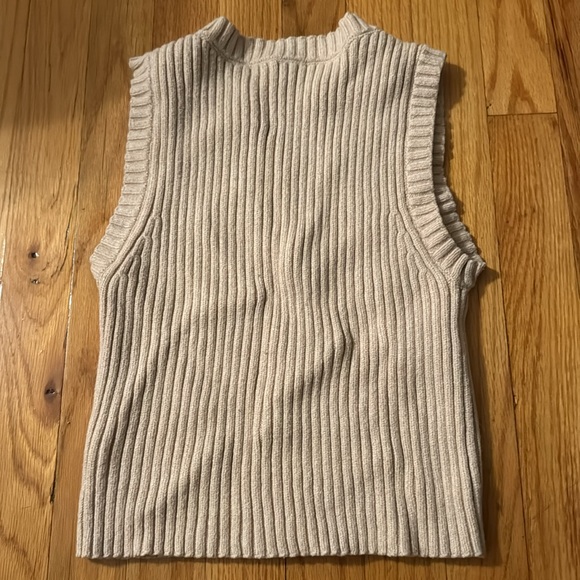 Le Lis Camel Sweater Tank - medium - Picture 2 of 2